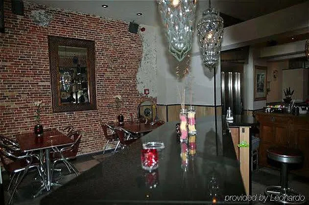 Budget Season Star Hotel Amsterdam 4*,
